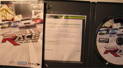 La confezione del gioco Race WTCC con il dvd e il manuale